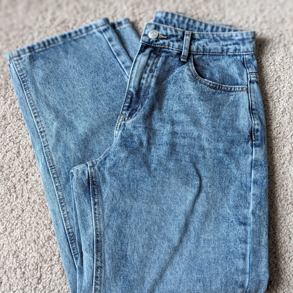 Straight Leg Jeans - Picture 2 of 6